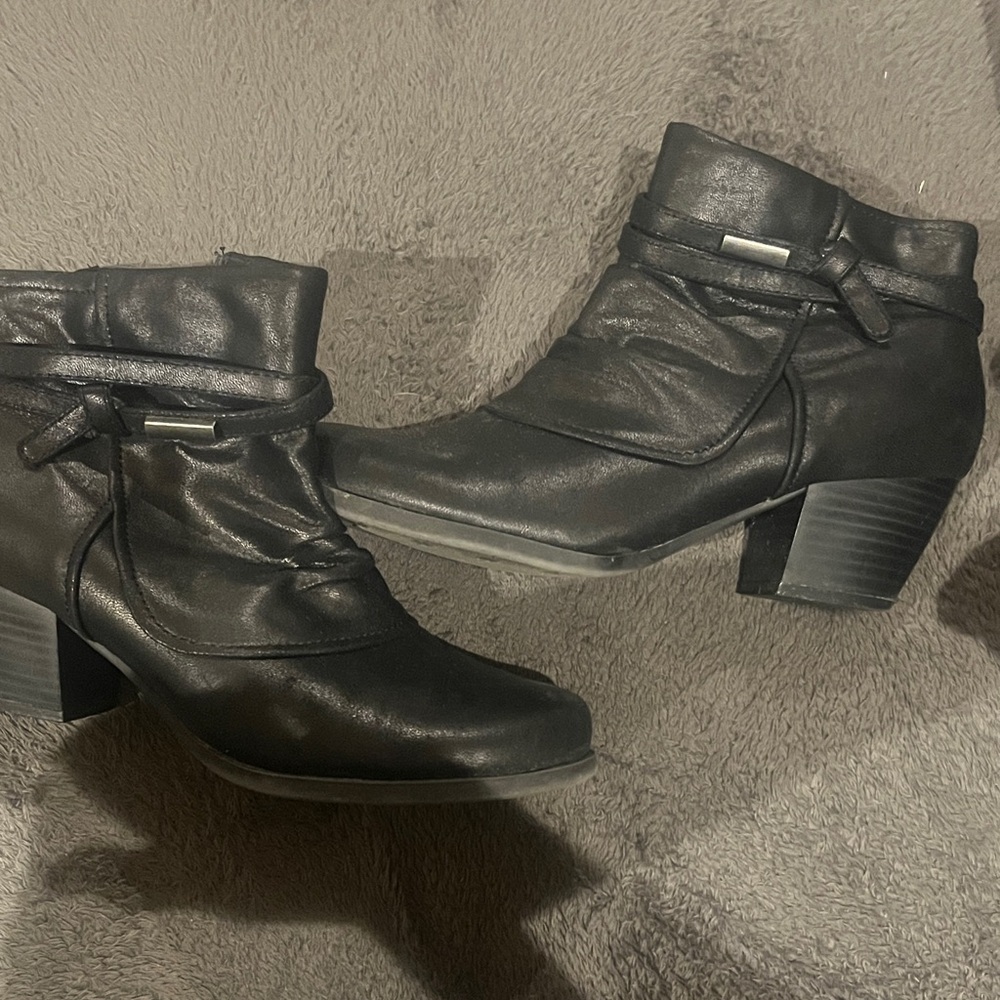 Yuu Black Ankle Booties